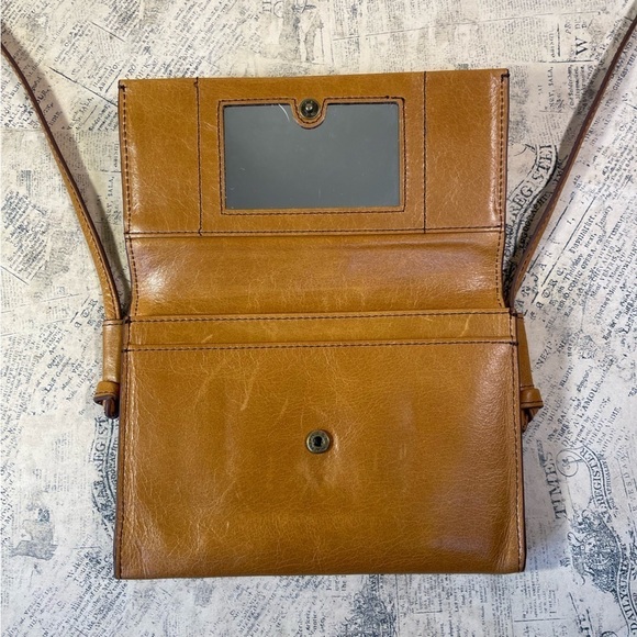 HOBO Bemuse Leather Compact Crossbody Bag - Picture 8 of 16